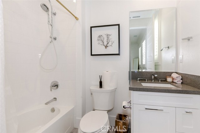 Detail Gallery Image 37 of 69 For 20300 W Windsor Ln, Northridge,  CA 91326 - 5 Beds | 6 Baths