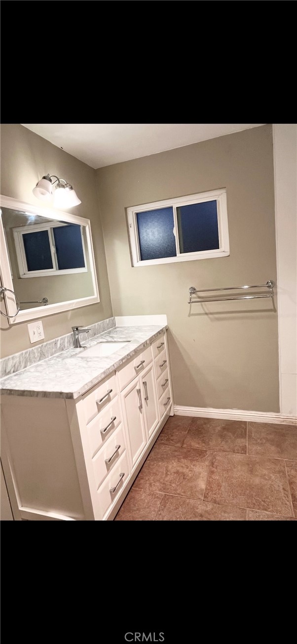 Detail Gallery Image 10 of 17 For 307 Acacia Avenue #C,  Fullerton,  CA 92831 - 2 Beds | 1 Baths