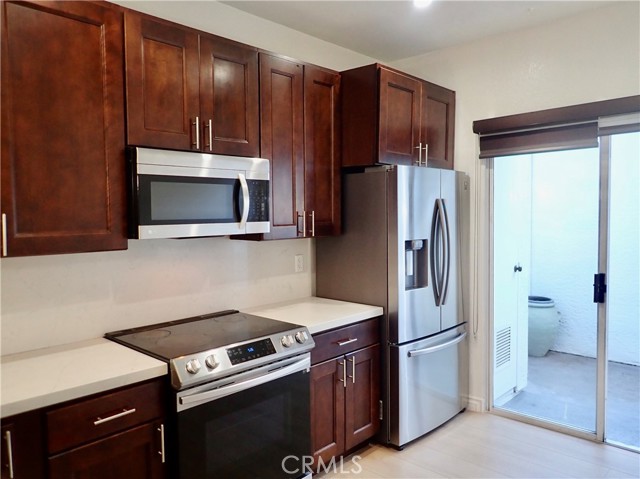 Detail Gallery Image 6 of 18 For 5423 Spanish Oak Ln a,  Oak Park,  CA 91377 - 2 Beds | 2/1 Baths