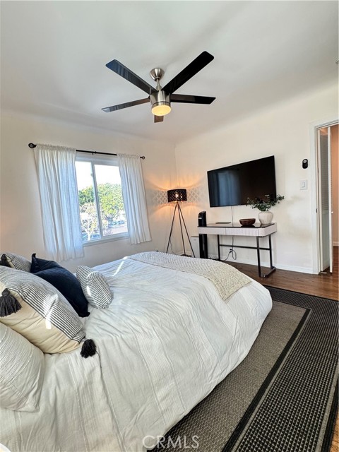 337 Lime, Long Beach CA: https://media.crmls.org/medias/81bf248c-bbe0-4670-9122-dd741e4c42f5.jpg
