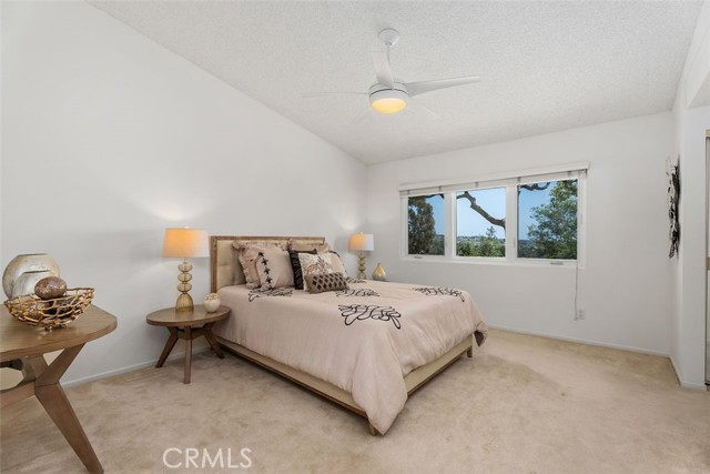 27992 Via Chocano, Mission Viejo CA: https://media.crmls.org/medias/81bf7f5d-2d71-4b28-bb05-5f99700deac2.jpg
