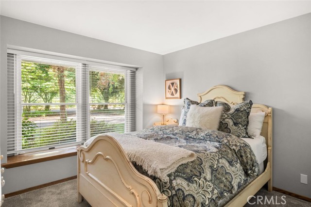 1624 Bidwell Avenue, Chico CA: https://media.crmls.org/medias/81bfe30c-d87a-424e-8117-2ddeca2b5525.jpg