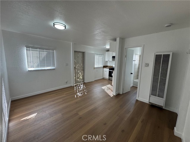 Detail Gallery Image 4 of 16 For 1637 E 115th, Los Angeles,  CA 90059 - – Beds | – Baths