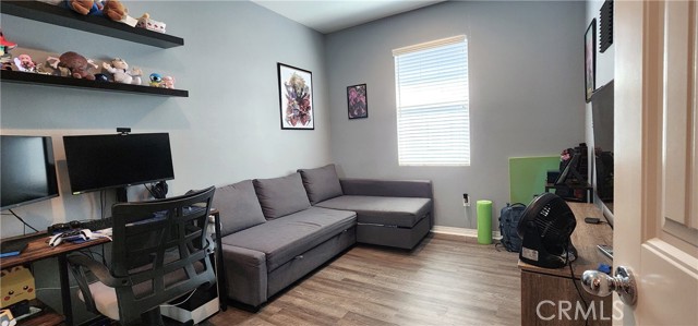 22013 Barrington Way, Saugus CA: https://media.crmls.org/medias/81c0222a-0e6f-46bc-bc6a-256717a8f73c.jpg