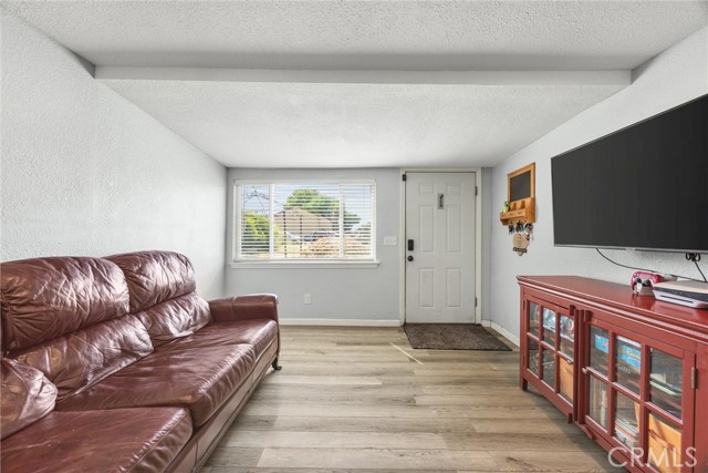 Detail Gallery Image 8 of 28 For 404 Colusa Ave, Chowchilla,  CA 93610 - 2 Beds | 1 Baths