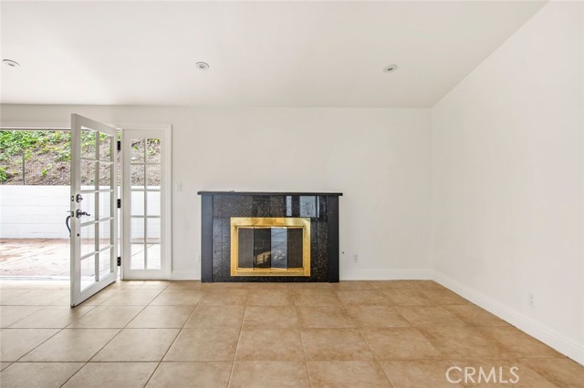 Detail Gallery Image 7 of 37 For 20546 Miranda Pl, Woodland Hills,  CA 91367 - 3 Beds | 2 Baths