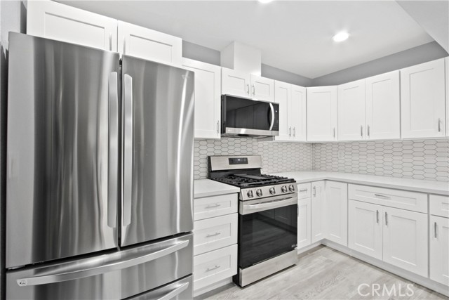 Detail Gallery Image 10 of 21 For 220 Nice Ln #102,  Newport Beach,  CA 92663 - 2 Beds | 1 Baths