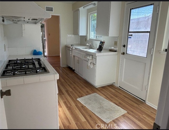 Detail Gallery Image 8 of 19 For 1762 W Beacon, Anaheim,  CA 92804 - 4 Beds | 2 Baths