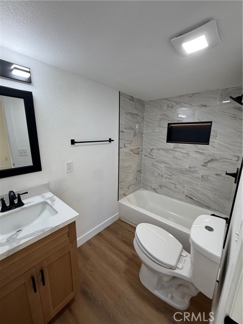 Detail Gallery Image 4 of 13 For 13508 Benfield, Norwalk,  CA 90650 - 4 Beds | 3 Baths