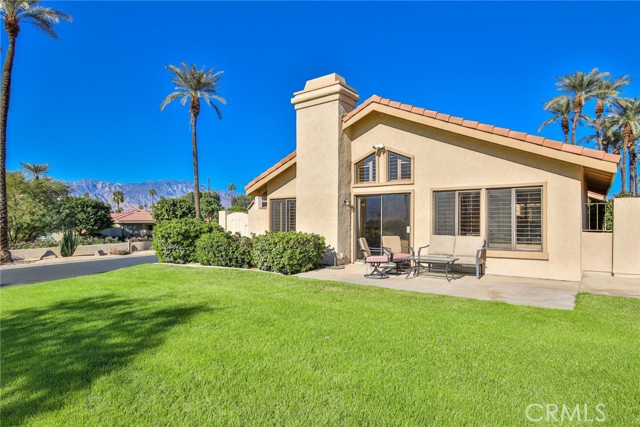 15 Marbella Lane, Palm Desert CA: https://media.crmls.org/medias/81c3309c-3d89-4064-99f6-46d19a900554.jpg