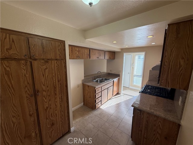 Detail Gallery Image 7 of 16 For 13730 Sherman Way #201,  Van Nuys,  CA 91405 - 1 Beds | 1 Baths