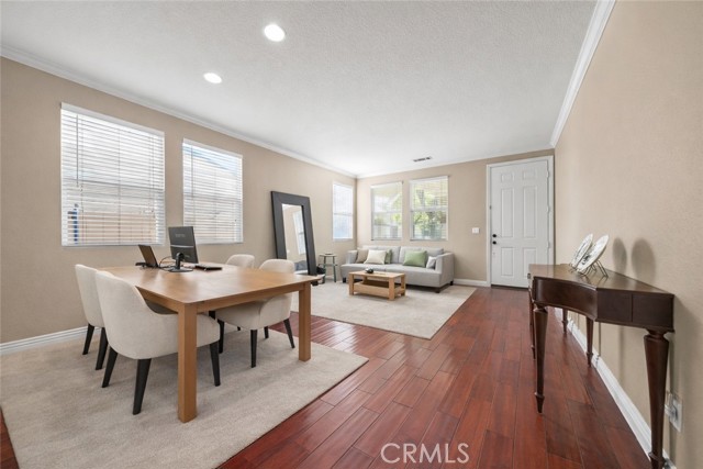 Detail Gallery Image 2 of 17 For 1275 S Cabernet, Anaheim,  CA 92804 - 4 Beds | 2/1 Baths