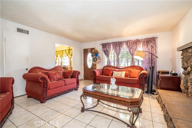 Image 3 for 13501 Phillippi Ave, Sylmar, CA 91342