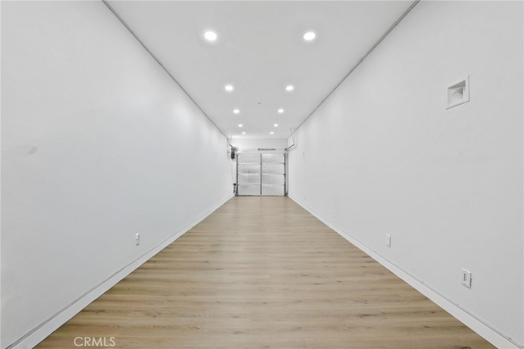 https://media.crmls.org/medias/81c50767-bbeb-4964-8651-cb6a207a62ef.jpg?preset=X-Large