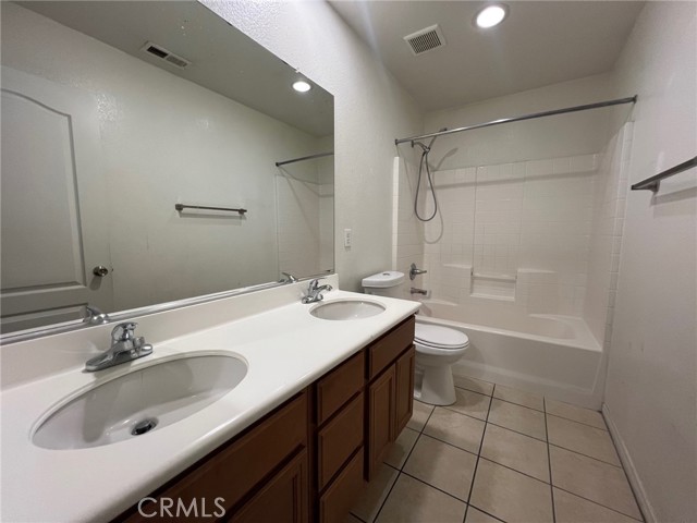 Detail Gallery Image 13 of 21 For 1770 Karley Way, Riverside,  CA 92501 - 3 Beds | 2/1 Baths