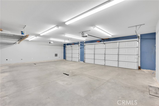 28094 Church Street, Barstow CA: https://media.crmls.org/medias/81c5f730-d87f-4b19-9a83-6a07aa8199f9.jpg