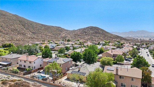 27872 Almont Way, Menifee CA: https://media.crmls.org/medias/81c61924-75e9-47f3-b2f4-a24764a4b580.jpg