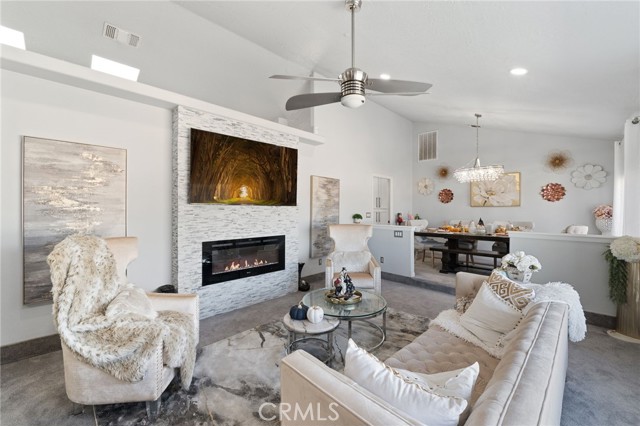 9925 Sierra Vista Road, Phelan CA: https://media.crmls.org/medias/81c71bcd-d139-4081-8c58-03e475a162a5.jpg