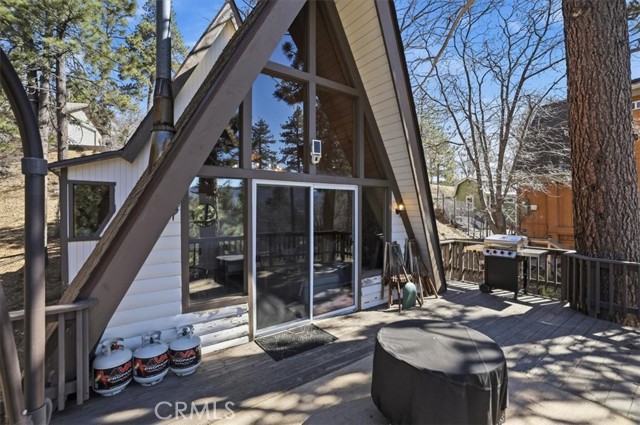 Detail Gallery Image 30 of 40 For 1146 Ridge, Fawnskin,  CA 92333 - 2 Beds | 1 Baths