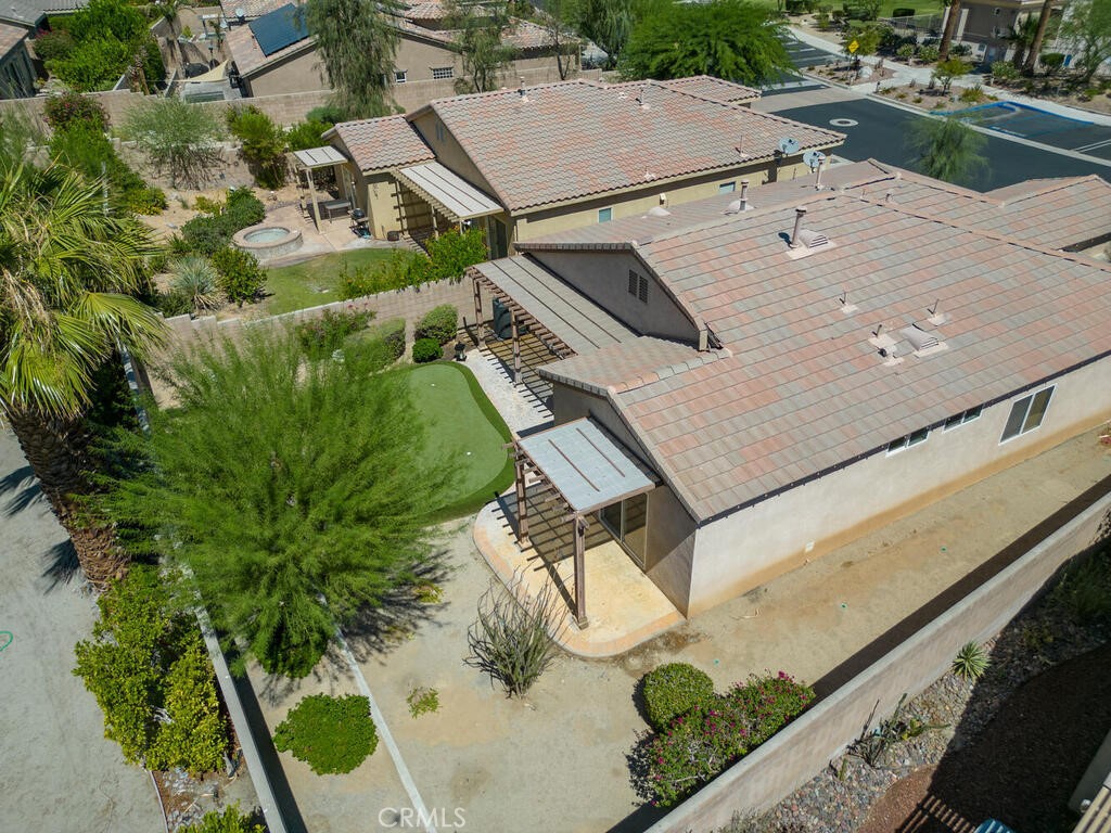 https://media.crmls.org/medias/81c908eb-9efc-45d7-bbf1-0885bd1198c5.jpg?preset=X-Large