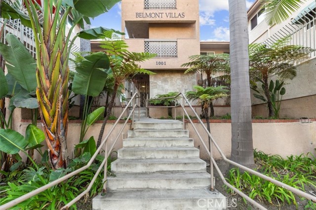 1001 Belmont Avenue, Long Beach CA: https://media.crmls.org/medias/81c974cb-6dd8-4802-a2a2-ab42138b569a.jpg
