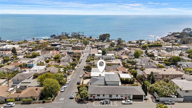 284 Chiquita Street, Laguna Beach CA: https://media.crmls.org/medias/81c98e10-3f67-41b9-a57d-6d58ec8f83da.jpg