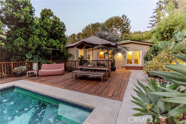 Detail Gallery Image 23 of 54 For 2412 Canyon Oak Dr, Los Angeles,  CA 90068 - 3 Beds | 2 Baths