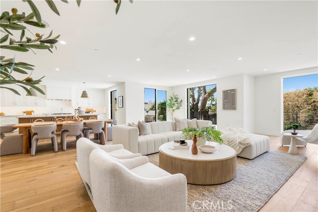 Detail Gallery Image 4 of 46 For 1759 Glenneyre St, Laguna Beach,  CA 92651 - 5 Beds | 5/1 Baths