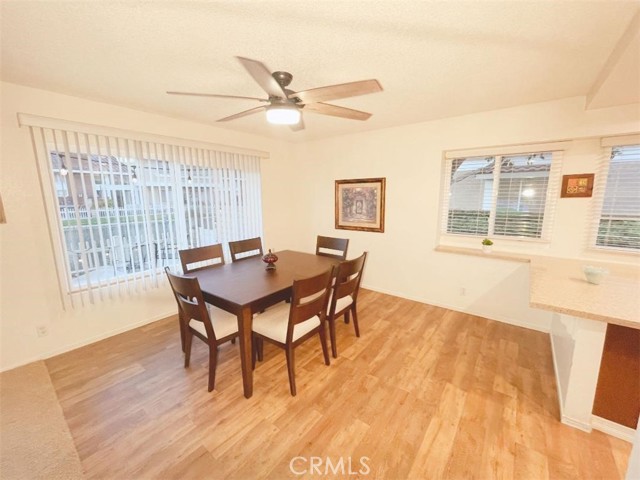 7911 Seawall Circle, Huntington Beach CA: https://media.crmls.org/medias/81cbe135-2c25-4ca5-957c-d9e5ce36dc65.jpg