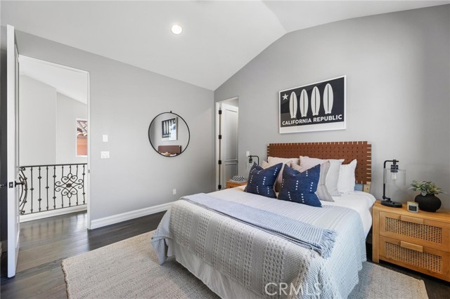 Detail Gallery Image 48 of 64 For 2516 Walnut Ave, Manhattan Beach,  CA 90266 - 5 Beds | 5/1 Baths