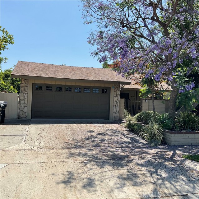 171 S Lincoln Street, Orange CA: https://media.crmls.org/medias/81cc5af6-c9be-4c62-9da9-8a646585c99b.jpg