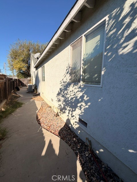 6718 Varna Avenue photo 4