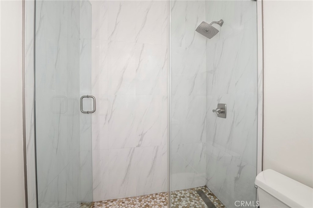 https://media.crmls.org/medias/81cd2d8b-59a2-4f0c-8644-80c3afe9dc06.jpg?preset=X-Large