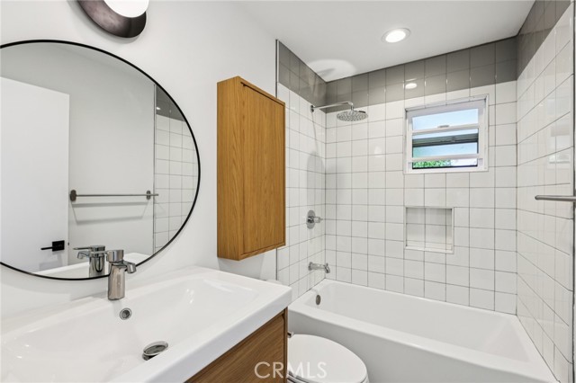 6950 Beckett Street, Tujunga CA: https://media.crmls.org/medias/81cd65d6-173e-4b3d-949a-9b7354b02d7c.jpg