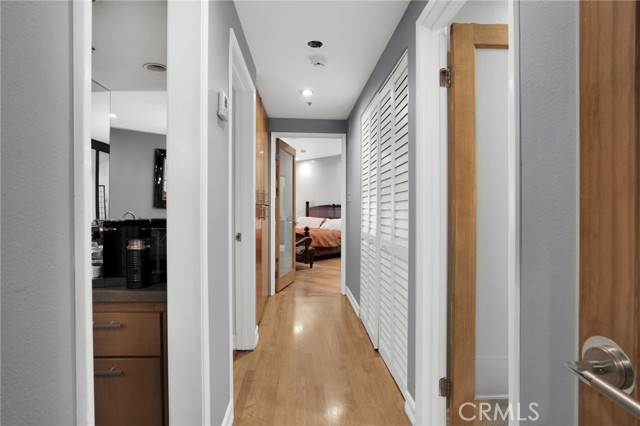 Detail Gallery Image 13 of 23 For 1201 Larrabee St #107,  West Hollywood,  CA 90069 - 2 Beds | 2 Baths
