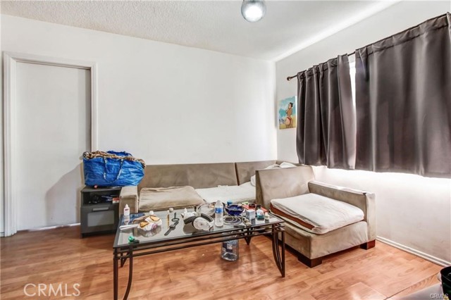 11258 Ohio Avenue, Los Angeles CA: https://media.crmls.org/medias/81ce4e59-f6eb-443c-9539-7fd87ae42207.jpg