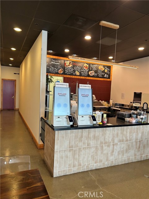13771 Newport Avenue, Tustin CA: https://media.crmls.org/medias/81ceae1b-49fc-4df1-95a9-c2593f282852.jpg
