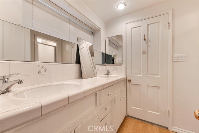 Detail Gallery Image 36 of 58 For 4771 Vista De Oro, Woodland Hills,  CA 91364 - 6 Beds | 4/1 Baths