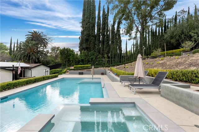 Detail Gallery Image 26 of 29 For 19943 Oxnard, Woodland Hills,  CA 91367 - 4 Beds | 3 Baths