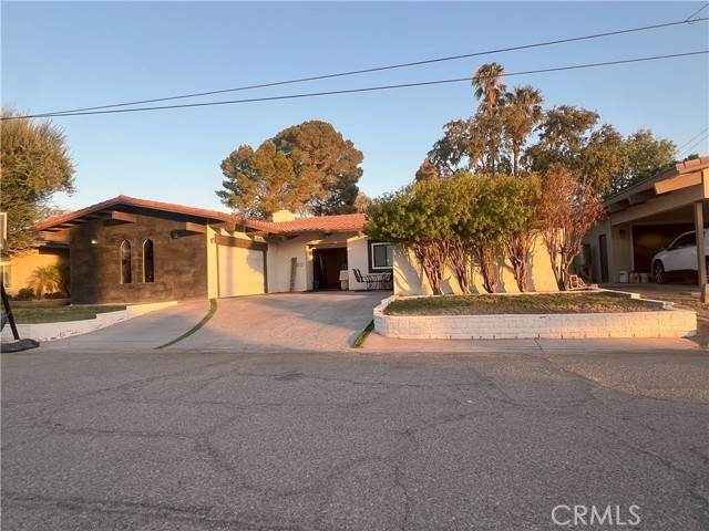 Detail Gallery Image 1 of 34 For 1337 Barbara Worth Dr, Holtville,  CA 92250 - 3 Beds | 3 Baths