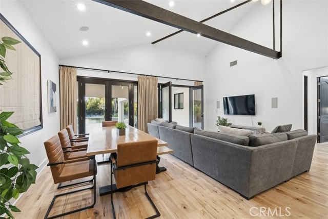 22953 Oxnard Street, Woodland Hills CA: https://media.crmls.org/medias/81d041a8-ca48-4dff-8175-e07c11d6dadb.jpg