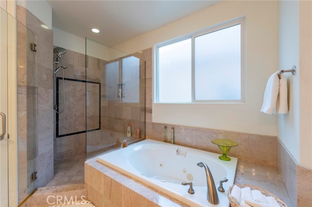 Detail Gallery Image 13 of 49 For 116 11th St, Huntington Beach,  CA 92648 - 3 Beds | 3/1 Baths