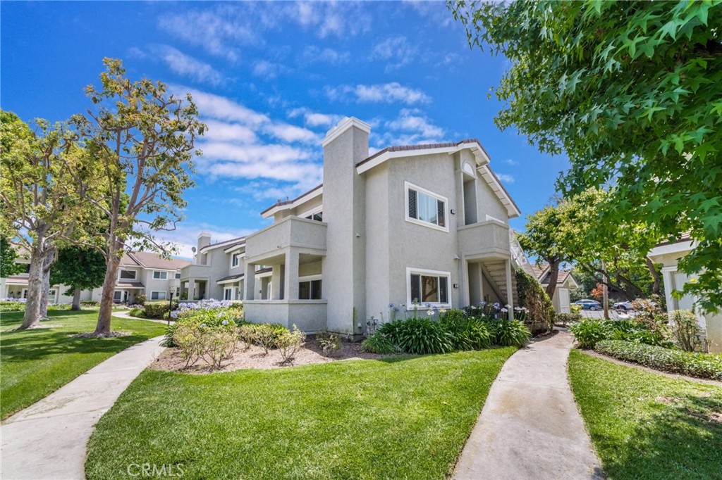 24 Greenmoor #12