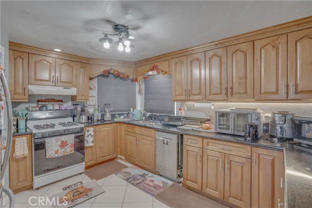 Detail Gallery Image 14 of 35 For 700 E Washington St #243,  Colton,  CA 92324 - 3 Beds | 2 Baths