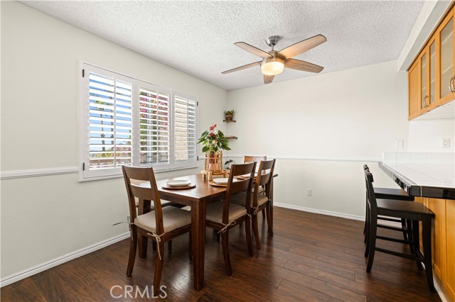 Detail Gallery Image 8 of 33 For 15614 Crestview Ln #63,  Granada Hills,  CA 91344 - 2 Beds | 3 Baths
