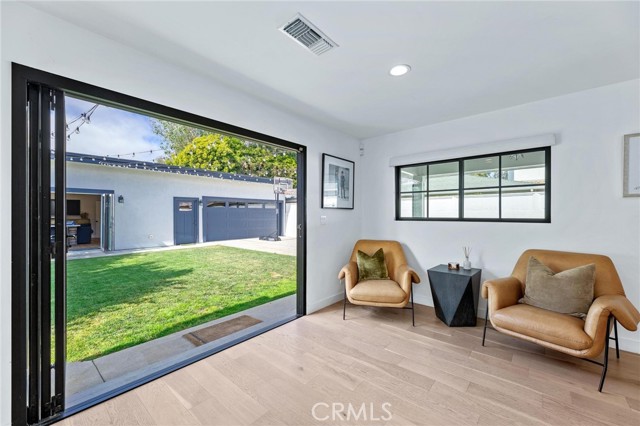 1707 10th Street, Manhattan Beach CA: https://media.crmls.org/medias/81d29e81-79c0-4754-a066-6545b1b06d43.jpg