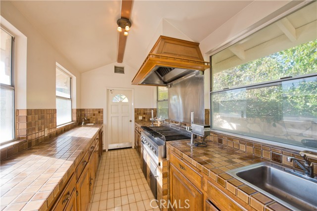 Detail Gallery Image 28 of 32 For 12521 Nedra, Granada Hills,  CA 91344 - 5 Beds | 4 Baths