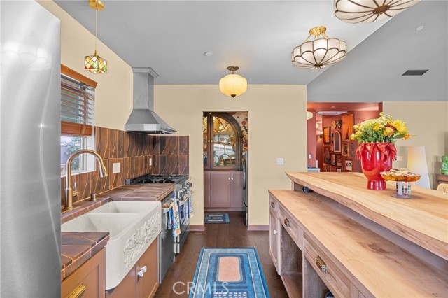 Detail Gallery Image 5 of 45 For 437 N Parish Pl., Burbank,  CA 91506 - 3 Beds | 2 Baths