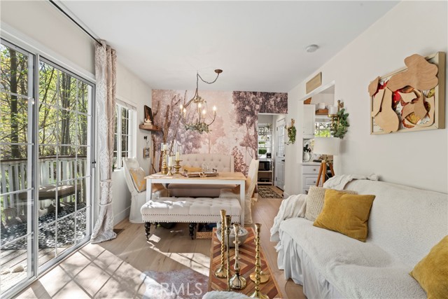 29613 Hook Creek Road, Cedar Glen CA: https://media.crmls.org/medias/81d38f3c-2f5b-4967-aa61-71d30885f8e3.jpg