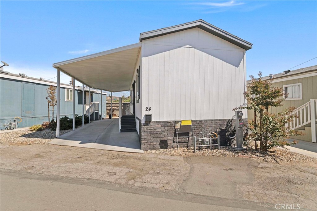 MLS #CV25231608 image #1